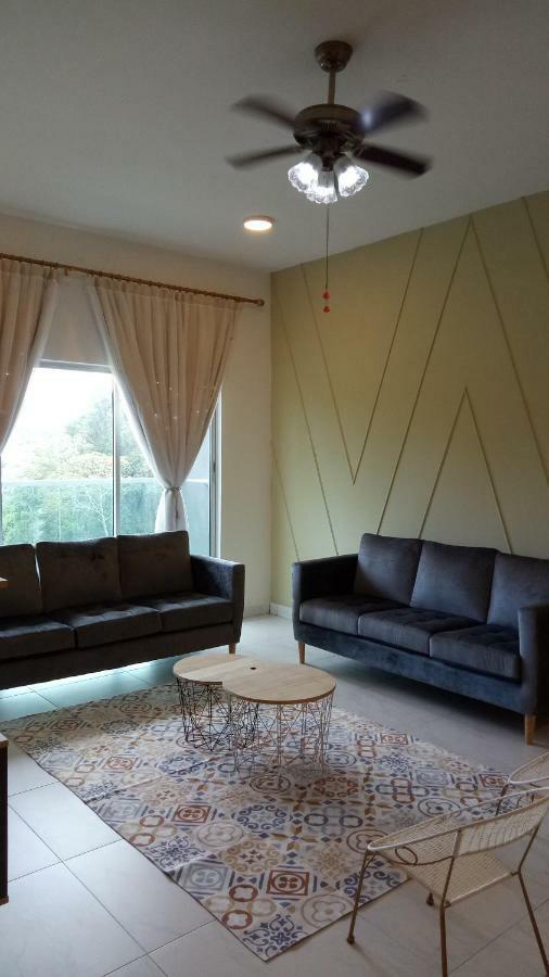 Icolor Home & Stay Ch6 Tanah Rata Exterior photo